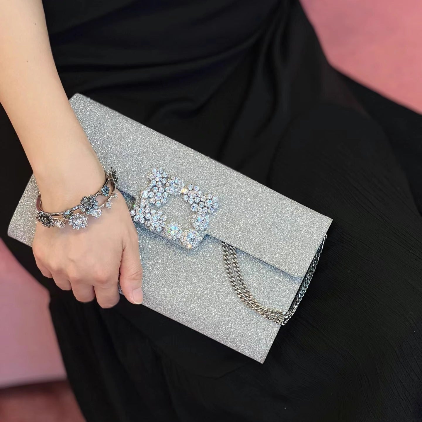 Elegant Sparkling Envelope Clutch Bag with Adjustable Chain