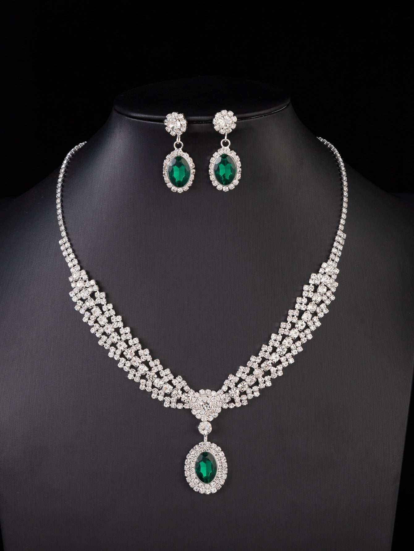 Luxurious Sapphire Necklace Earrings