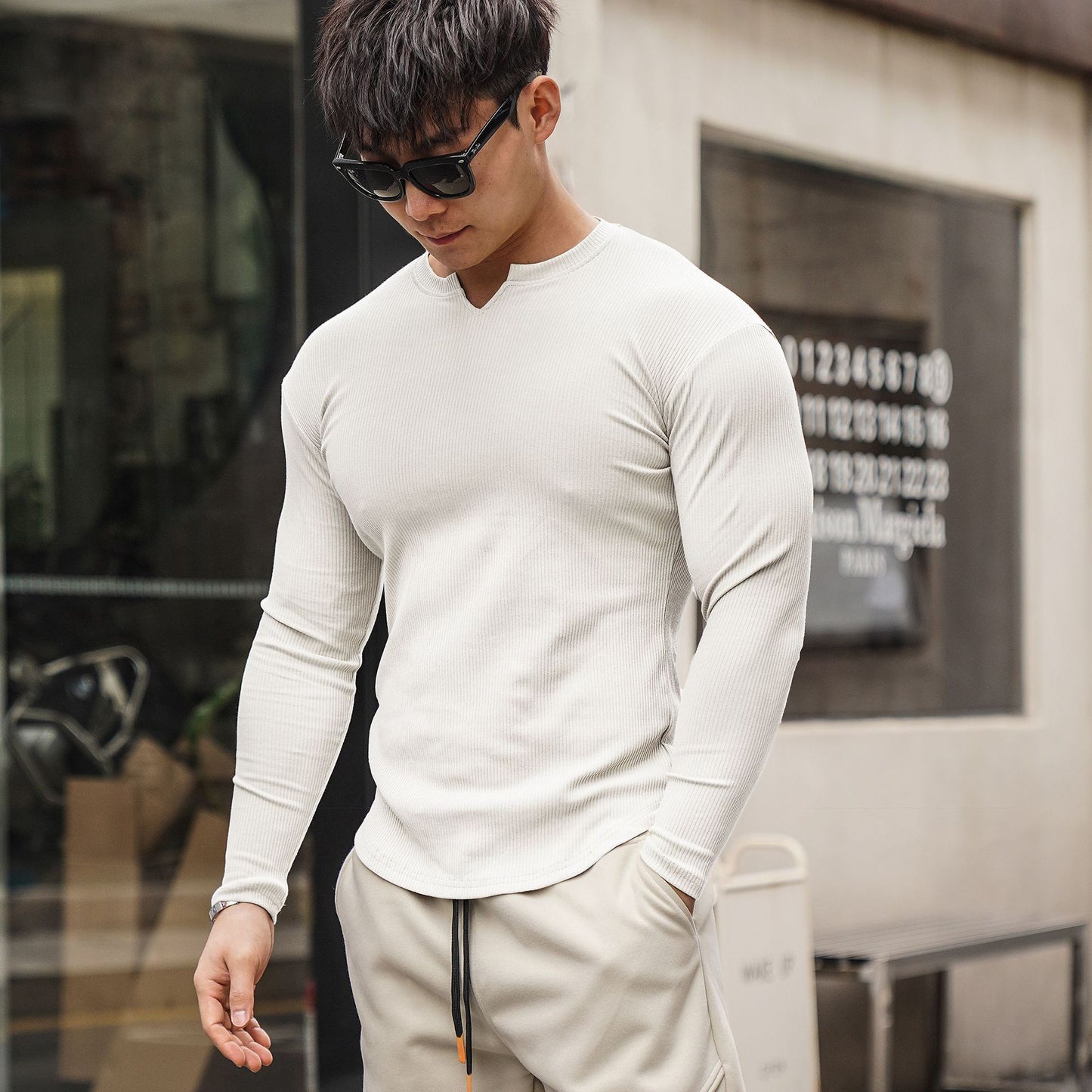 Long-sleeved sports T-shirt