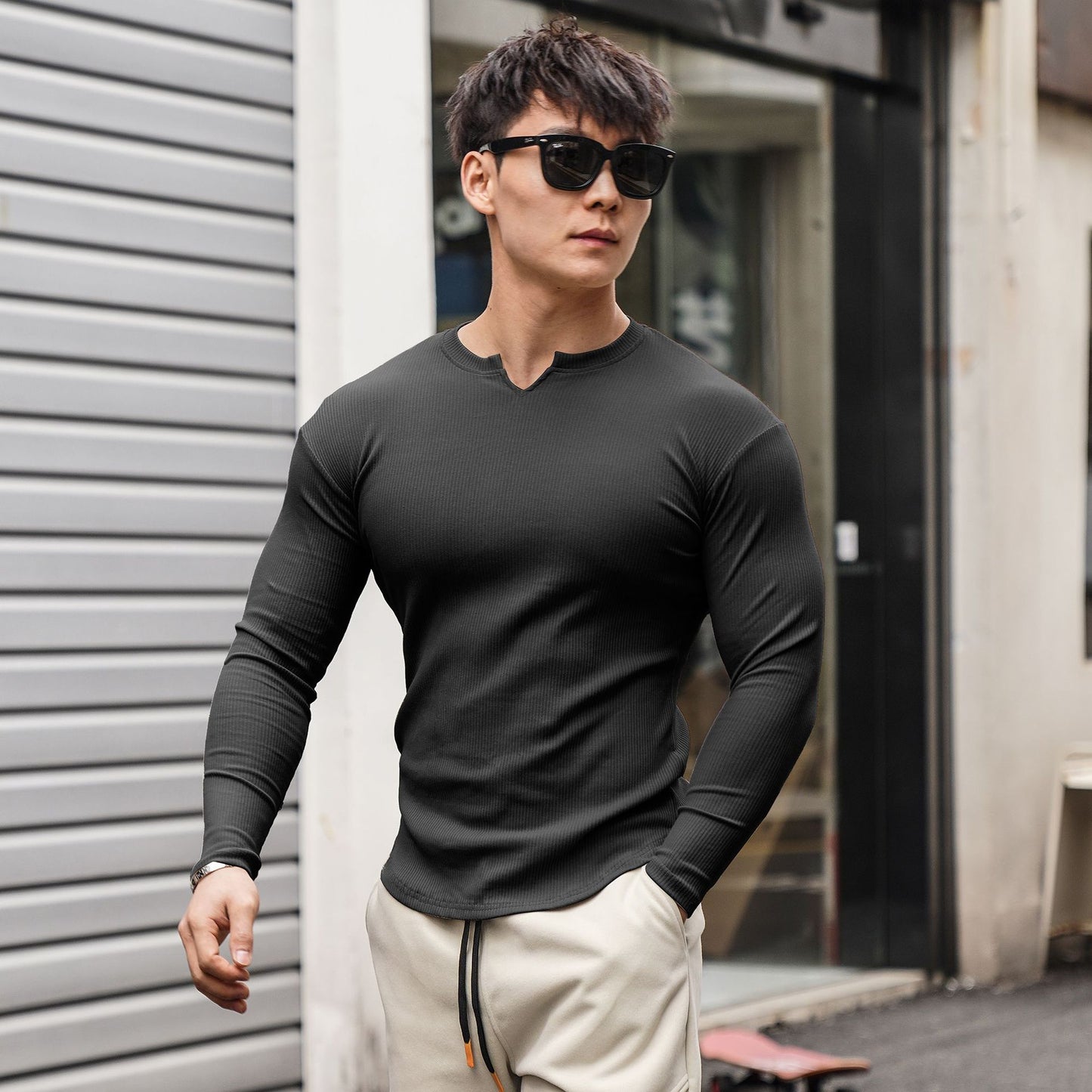 Long-sleeved sports T-shirt