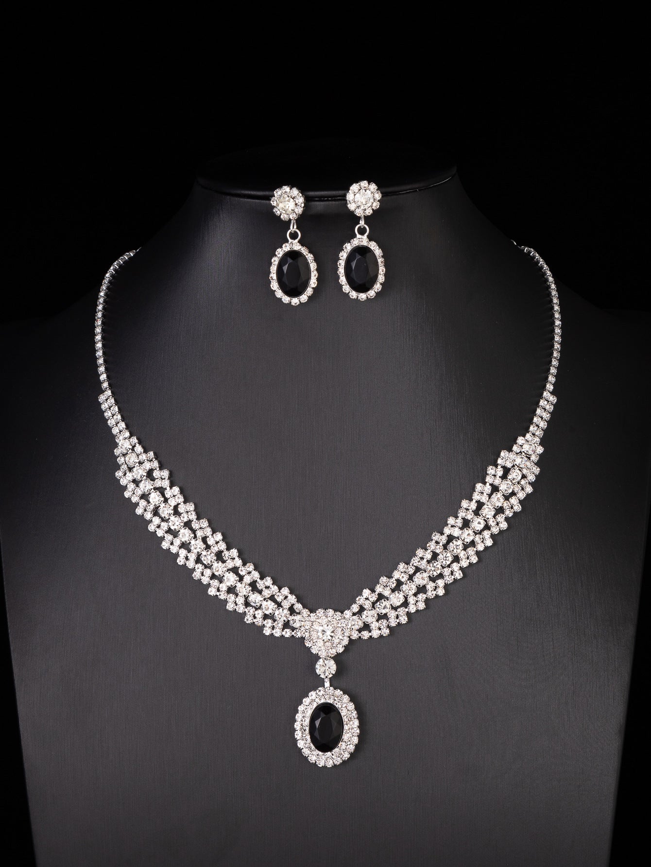 Luxurious Sapphire Necklace Earrings