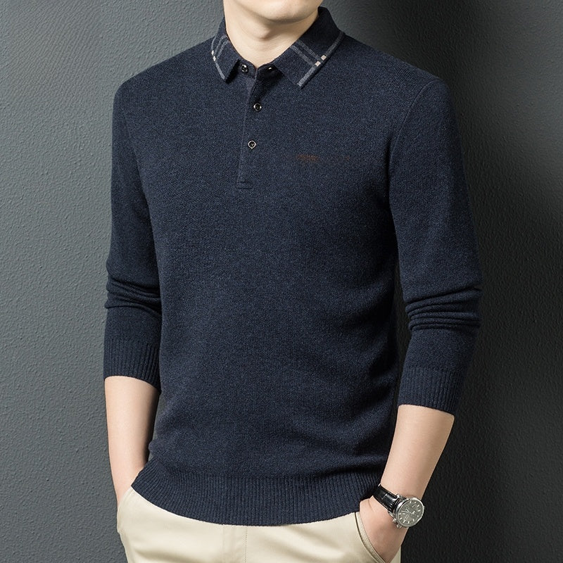 Collar inner layer of knitted sweater