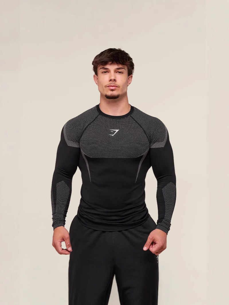 Formal long-sleeved shirt with loose fit and good breathability