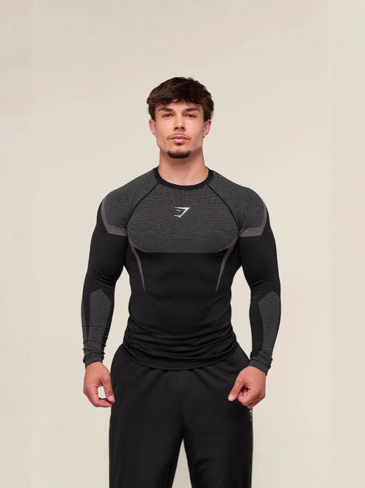 Formal long-sleeved shirt with loose fit and good breathability