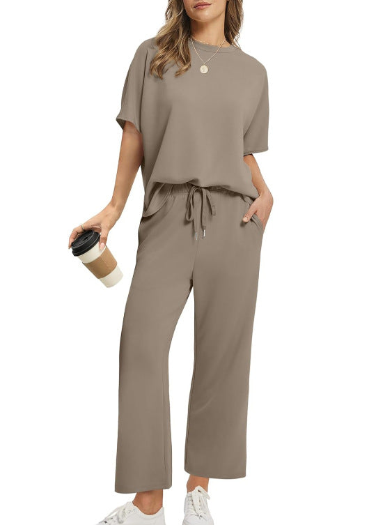 Women's short-sleeved three-quarter-length pants set